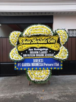 Papan Bunga Duka di Gunung